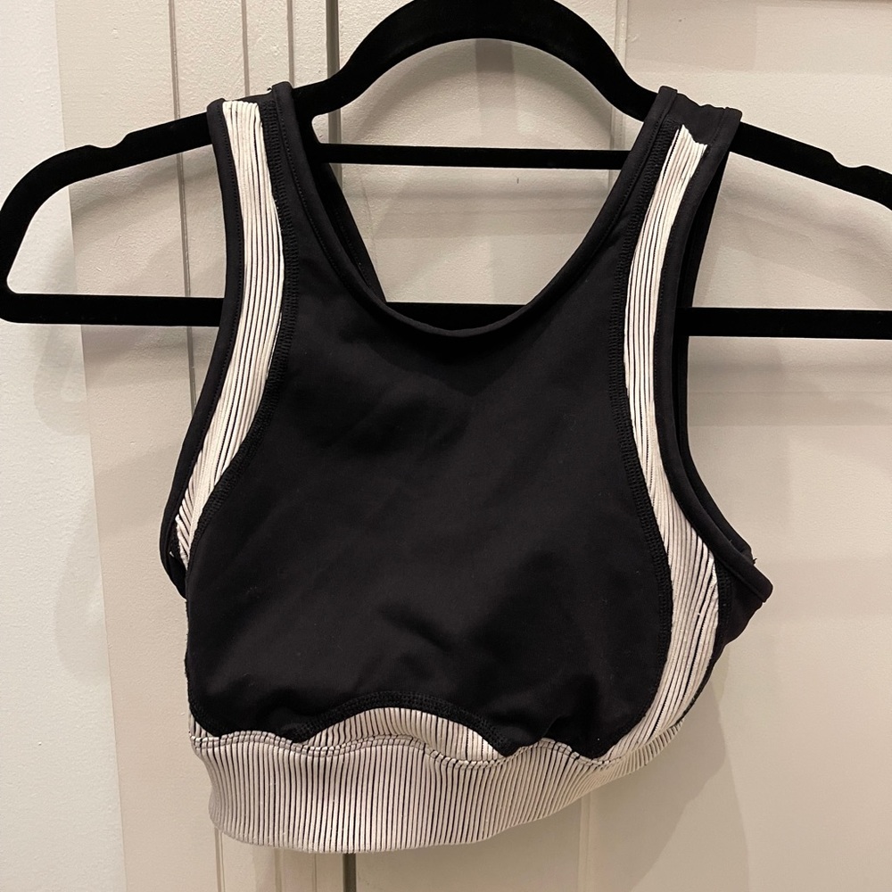 Alo Cropped Sports Top